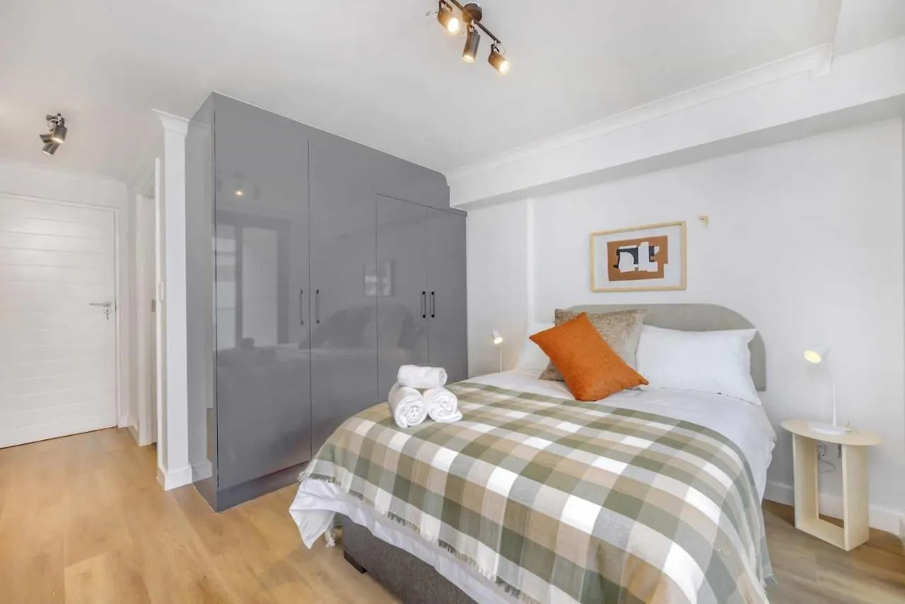 Newlands Peak Aparthotel By Totalstay Cape Town