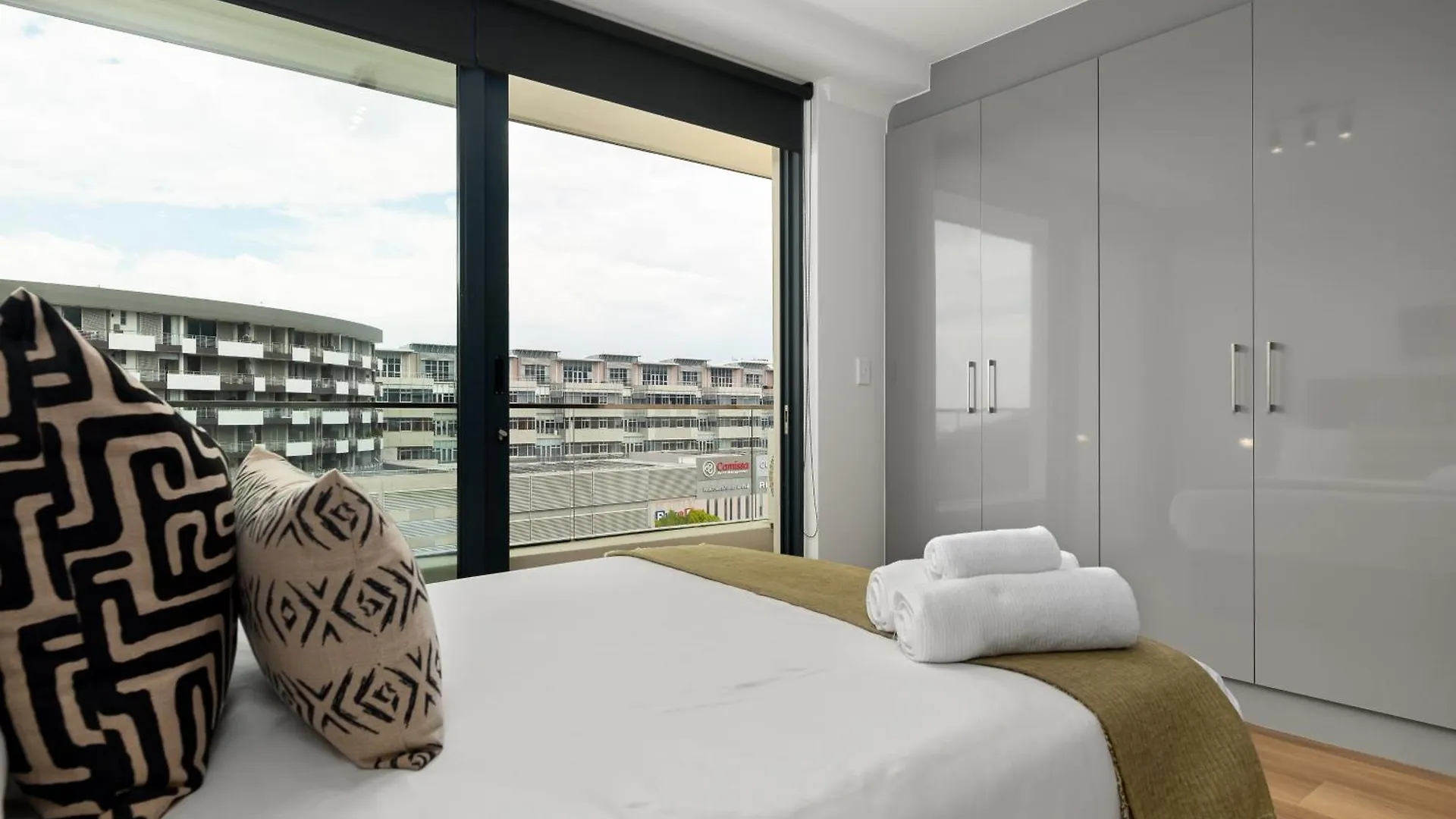 Newlands Peak Aparthotel By Totalstay Cape Town